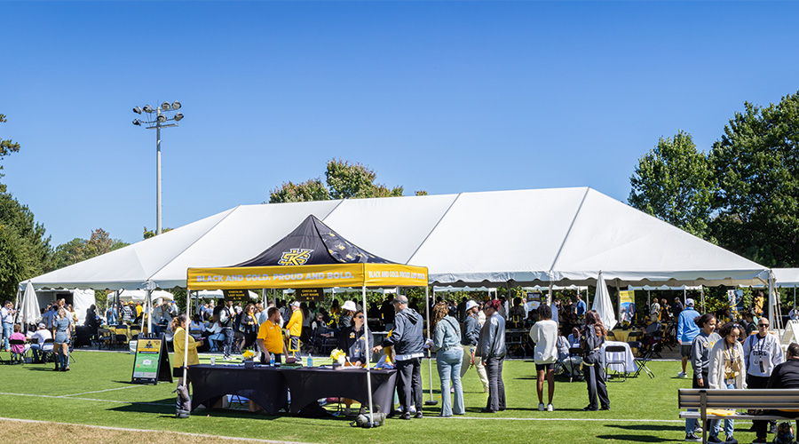 Panoramic view of the alumni homecoming tailgate