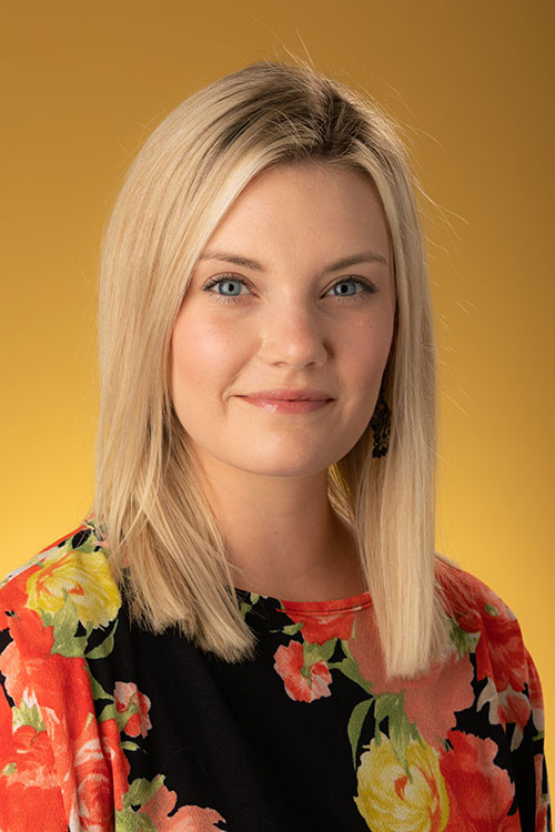 lindsay walker headshot