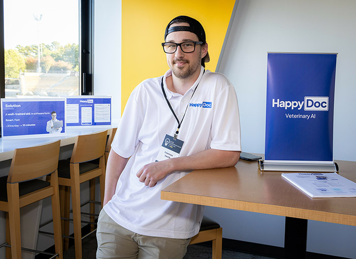 Emerson Smith pitching HappyDoc at a Coles College Entrepreneurship Showcase in 2023.