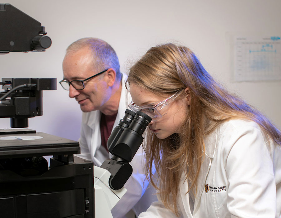 undergraduate student researching in the histology facility