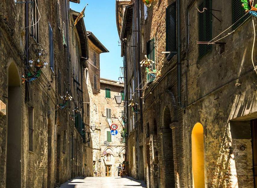 Alley in Italy