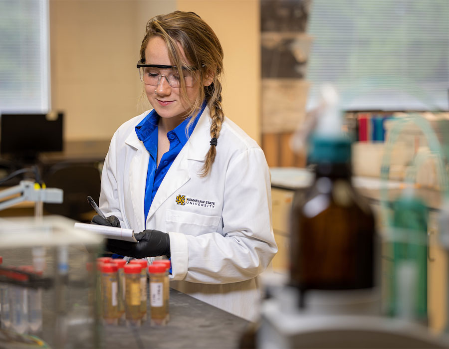 ksu student working in  biology lab