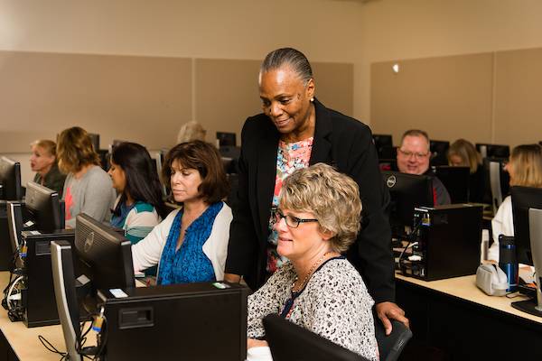 ksu professor helping a student