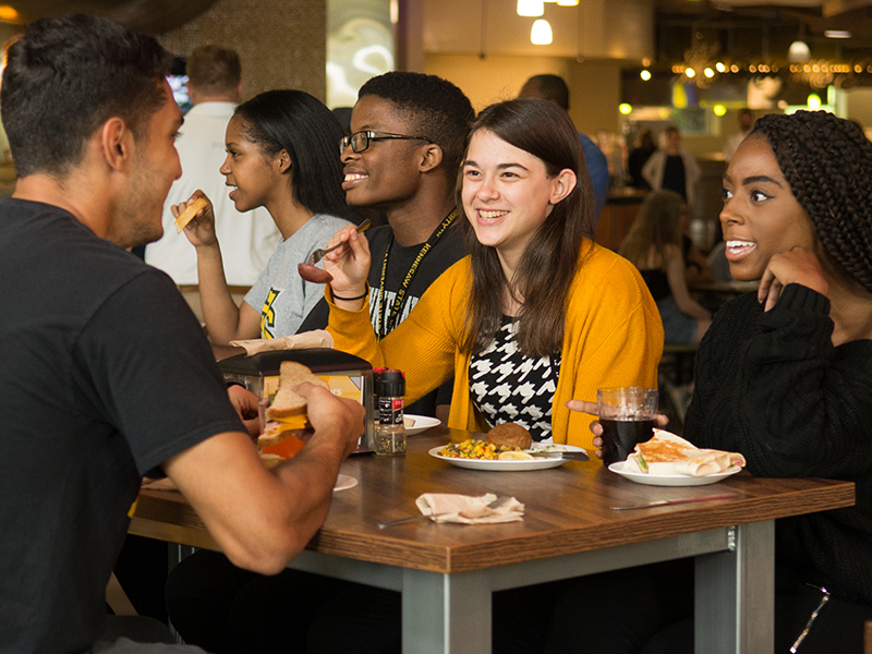 ksu students eating together