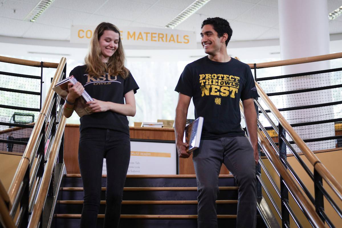 students visitng the bookstore