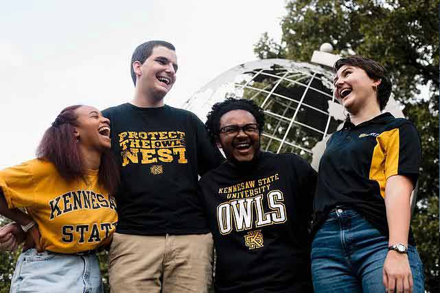 group of ksu students posing together