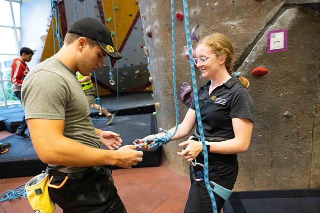 ksu students indoor rock climbing